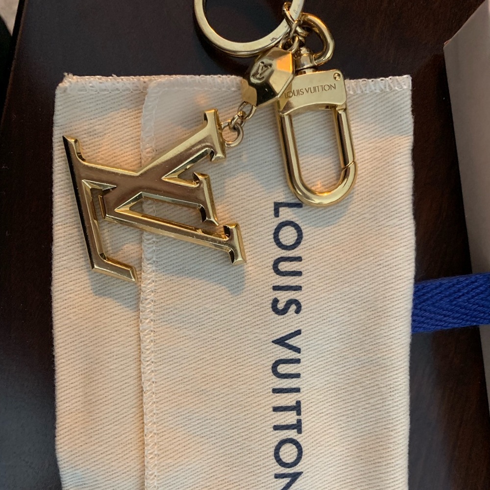 AUTHENTIC Louis Vuitton key ring